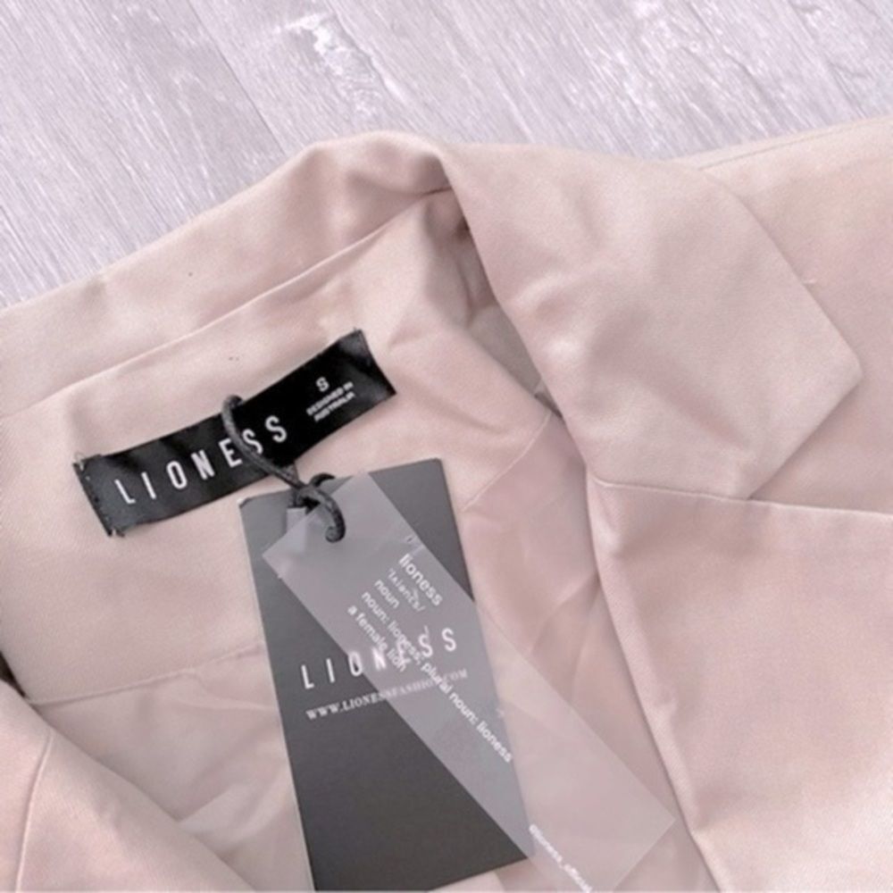 Lioness Women's S NWT Beige Deep Plunge Fitted Long Sleeve Mini Blazer Dress New - Picture 4 of 7